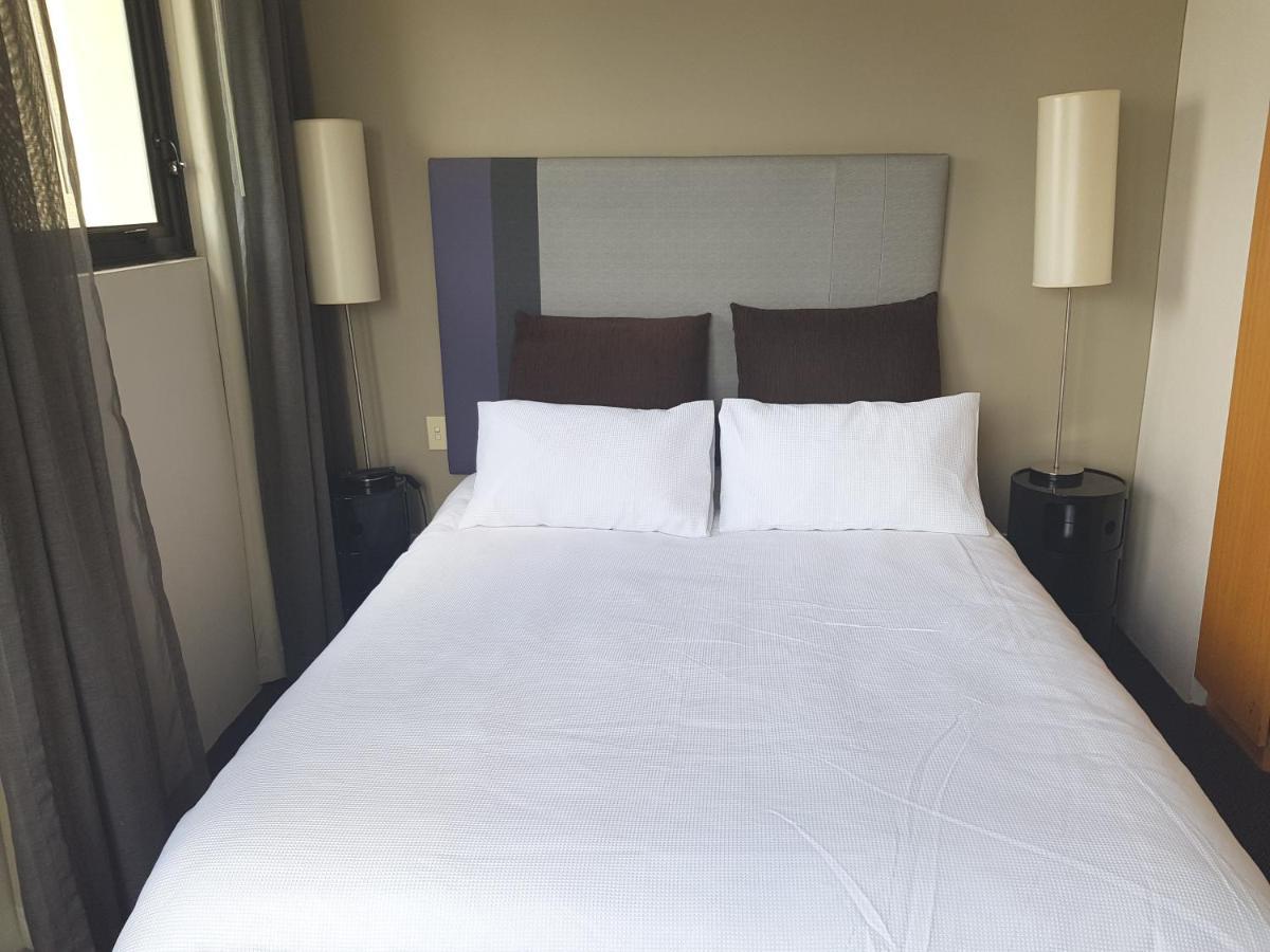 Parramatta Hotel Apartment シドニー エクステリア 写真